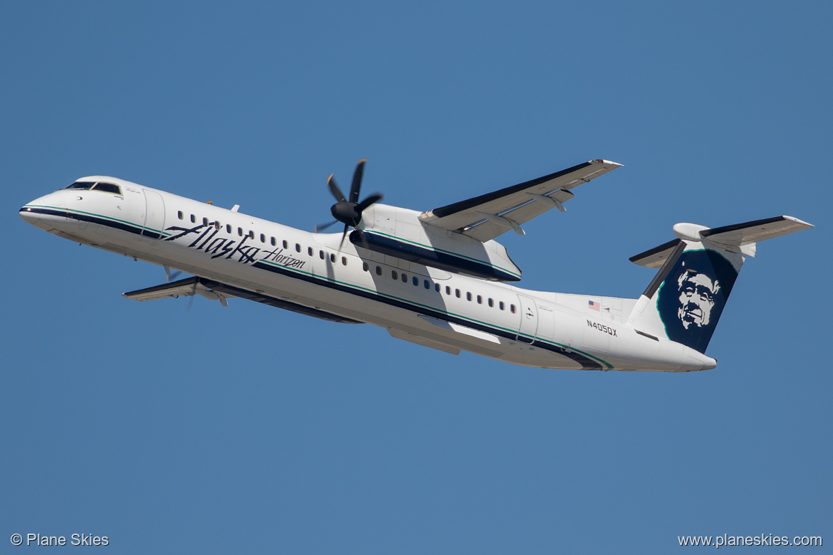 Horizon Air DHC Dash-8-400 N405QX at Los Angeles International Airport (KLAX/LAX)