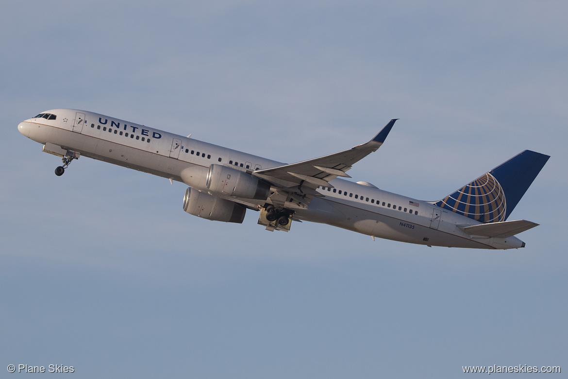 United Airlines Boeing 757-200 N41135 at Los Angeles International Airport (KLAX/LAX) United Airlines Boeing 757-200 N41135 at Los Angeles International Airport (KLAX/LAX)