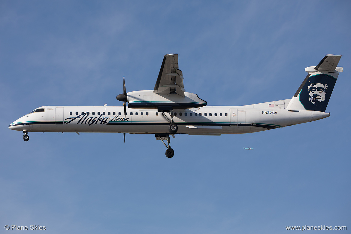 Horizon Air DHC Dash-8-400 N427QX at Los Angeles International Airport (KLAX/LAX)