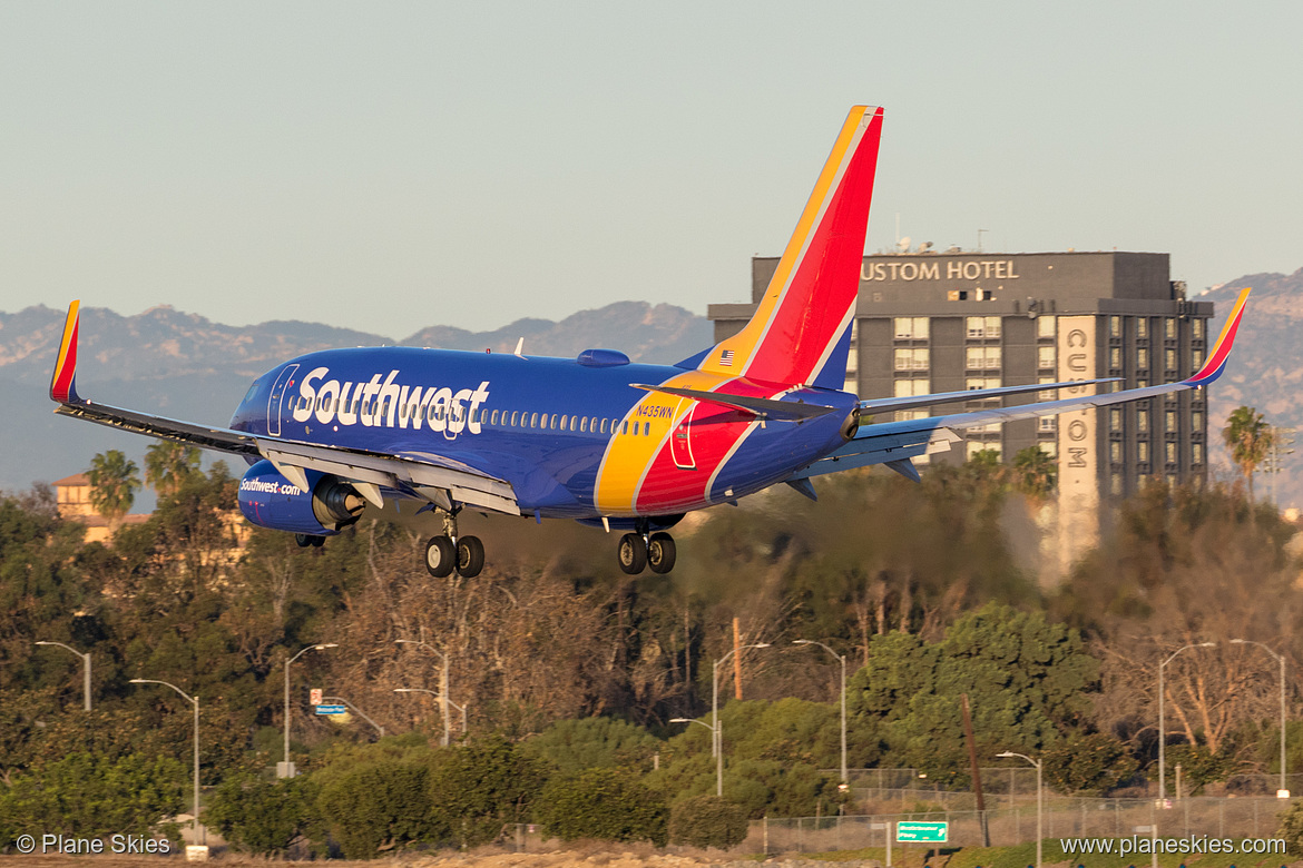 Southwest Airlines Boeing 737-700 N435WN at Los Angeles International Airport (KLAX/LAX)