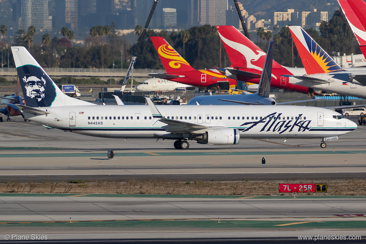 Alaska Airlines Boeing 737-900ER N442AS at Los Angeles International Airport (KLAX/LAX) Alaska Airlines Boeing 737-900ER N442AS at Los Angeles International Airport (KLAX/LAX)