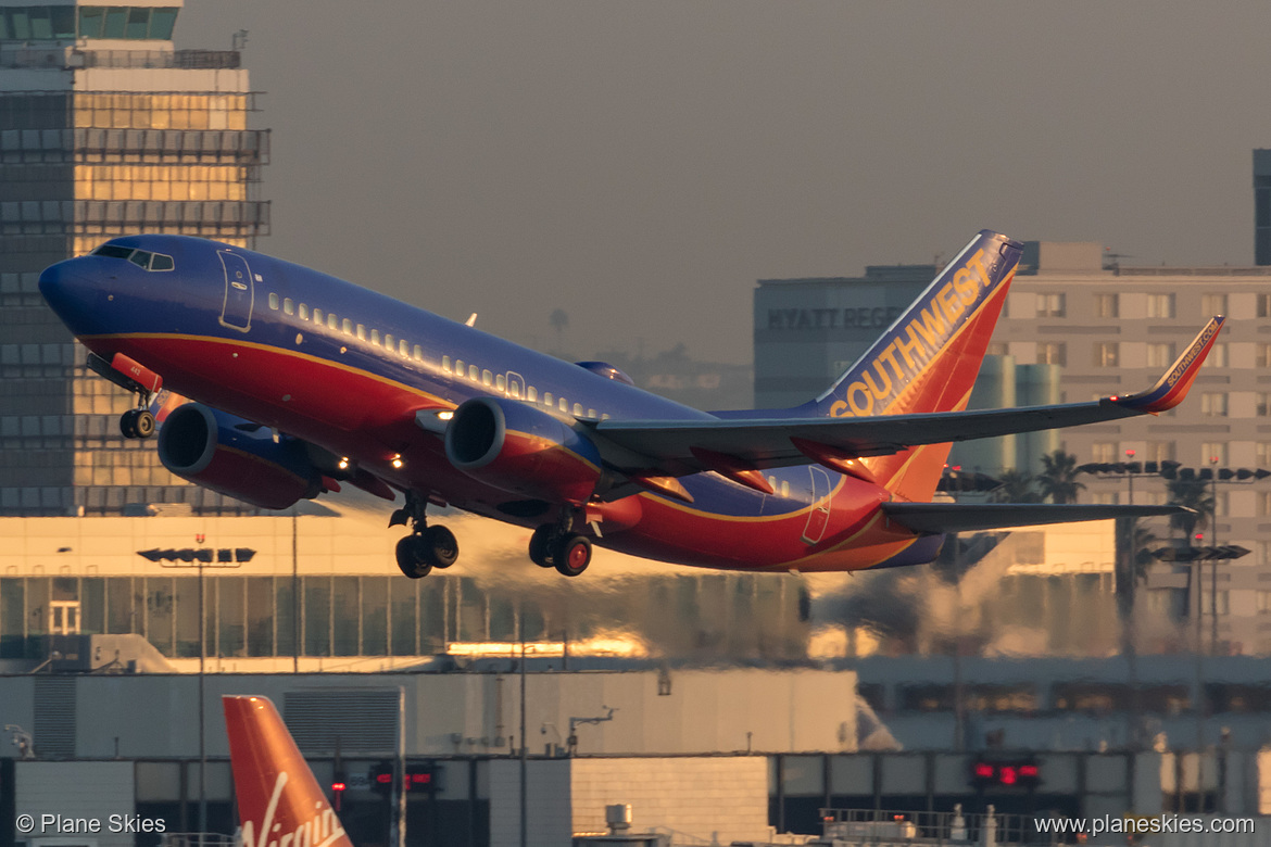 Southwest Airlines Boeing 737-700 N442WN at Los Angeles International Airport (KLAX/LAX)