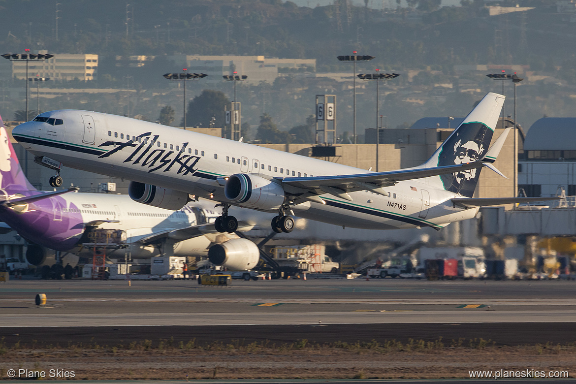 Alaska Airlines Boeing 737-900ER N471AS at Los Angeles International Airport (KLAX/LAX)