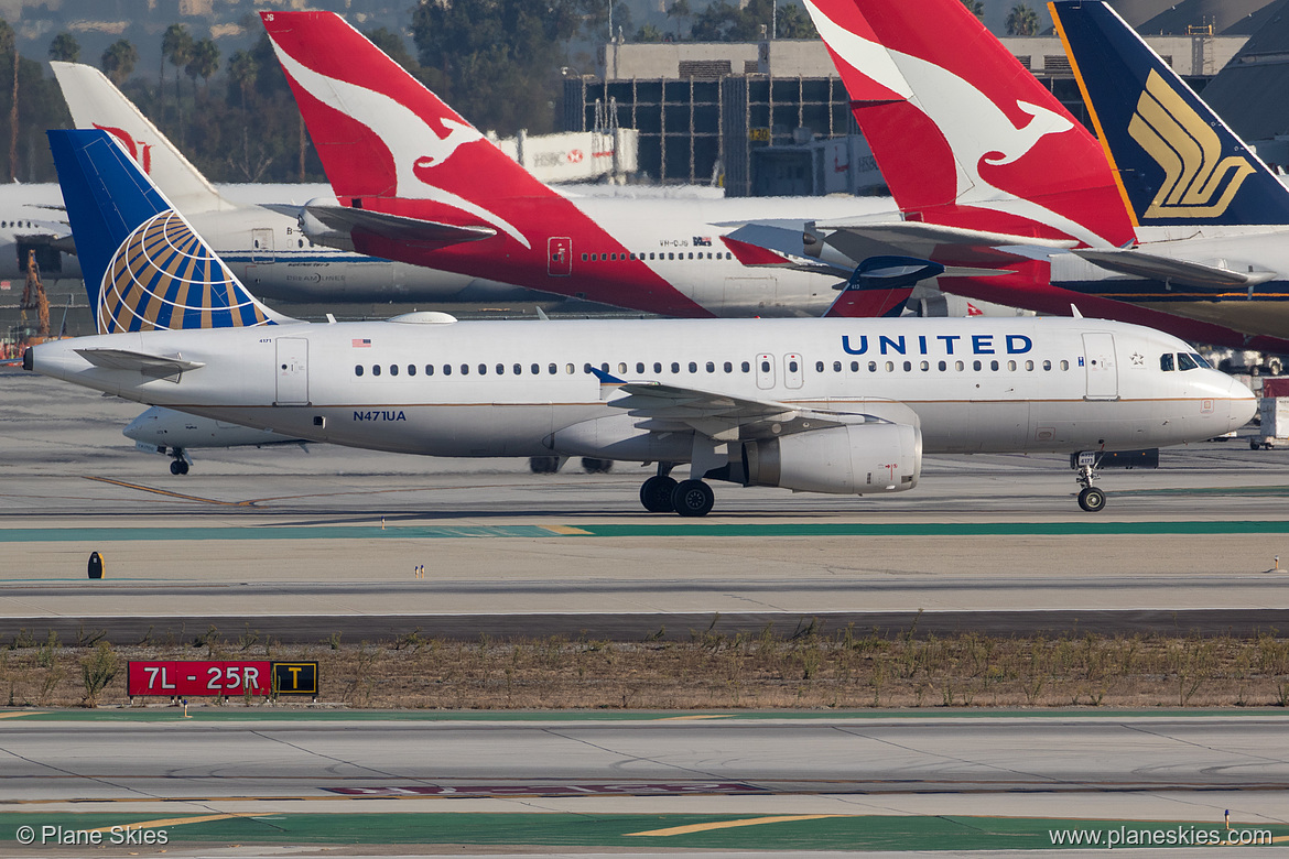 United Airlines Airbus A320-200 N471UA at Los Angeles International Airport (KLAX/LAX)