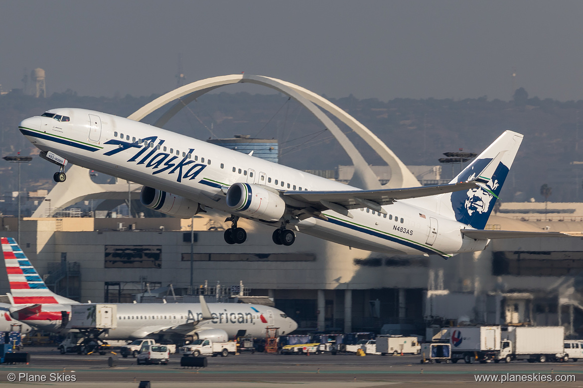 Alaska Airlines Boeing 737-900ER N483AS at Los Angeles International Airport (KLAX/LAX) Alaska Airlines Boeing 737-900ER N483AS at Los Angeles International Airport (KLAX/LAX)
