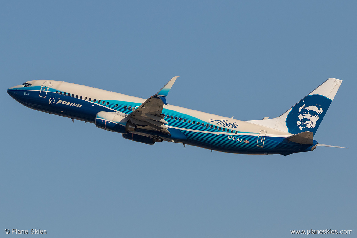 Alaska Airlines Boeing 737-800 N512AS at Los Angeles International Airport (KLAX/LAX) Alaska Airlines Boeing 737-800 N512AS at Los Angeles International Airport (KLAX/LAX)