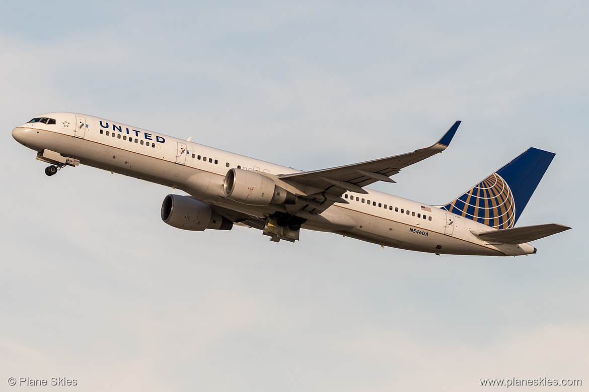 United Airlines Boeing 757-200 N546UA at Los Angeles International Airport (KLAX/LAX)