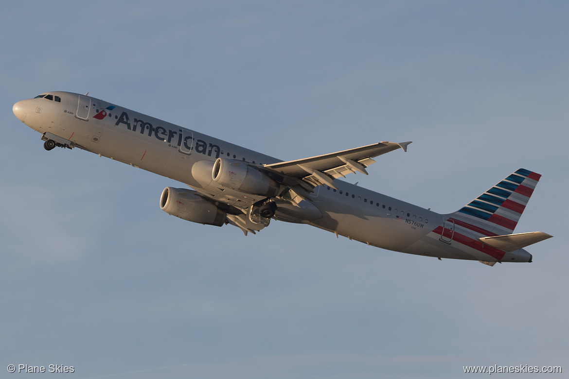 American Airlines Airbus A321-200 N576UW at Los Angeles International Airport (KLAX/LAX) American Airlines Airbus A321-200 N576UW at Los Angeles International Airport (KLAX/LAX)