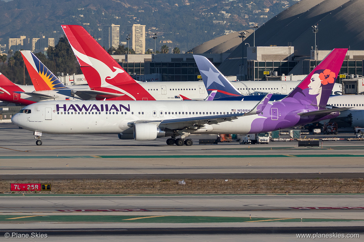 Hawaiian Airlines Boeing 767-300ER N588HA at Los Angeles International Airport (KLAX/LAX)