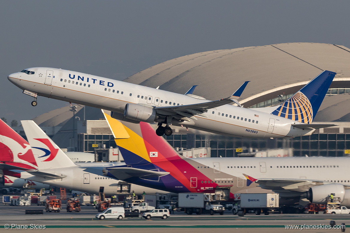 United Airlines Boeing 737-900ER N62883 at Los Angeles International Airport (KLAX/LAX) United Airlines Boeing 737-900ER N62883 at Los Angeles International Airport (KLAX/LAX)