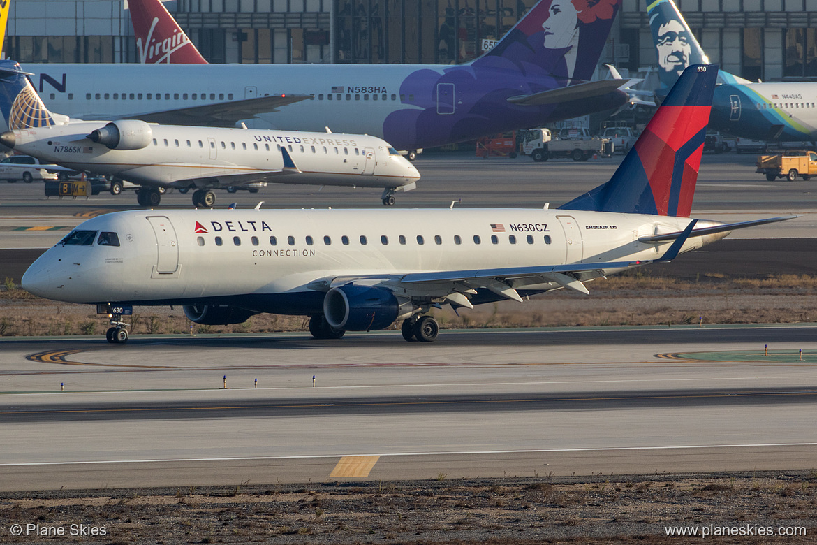 Compass Airlines Embraer ERJ-175 N630CZ at Los Angeles International Airport (KLAX/LAX) Compass Airlines Embraer ERJ-175 N630CZ at Los Angeles International Airport (KLAX/LAX)