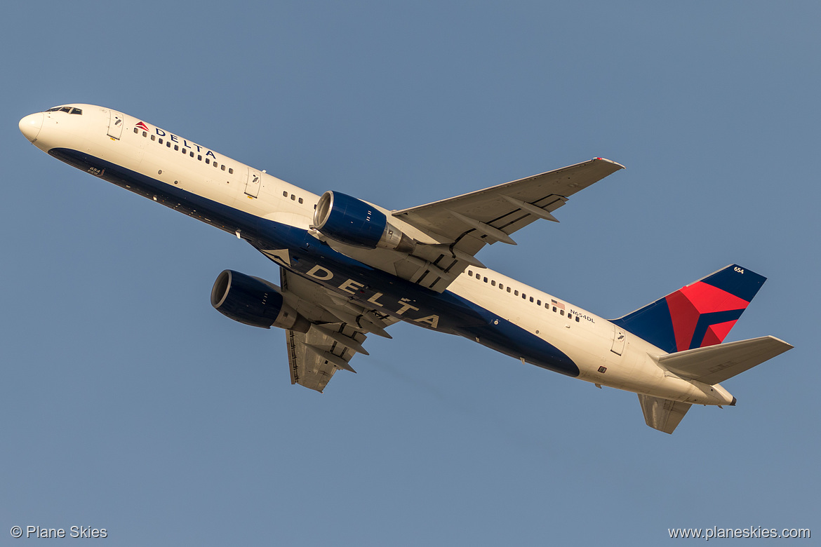 Delta Air Lines Boeing 757-200 N654DL at Los Angeles International Airport (KLAX/LAX) Delta Air Lines Boeing 757-200 N654DL at Los Angeles International Airport (KLAX/LAX)