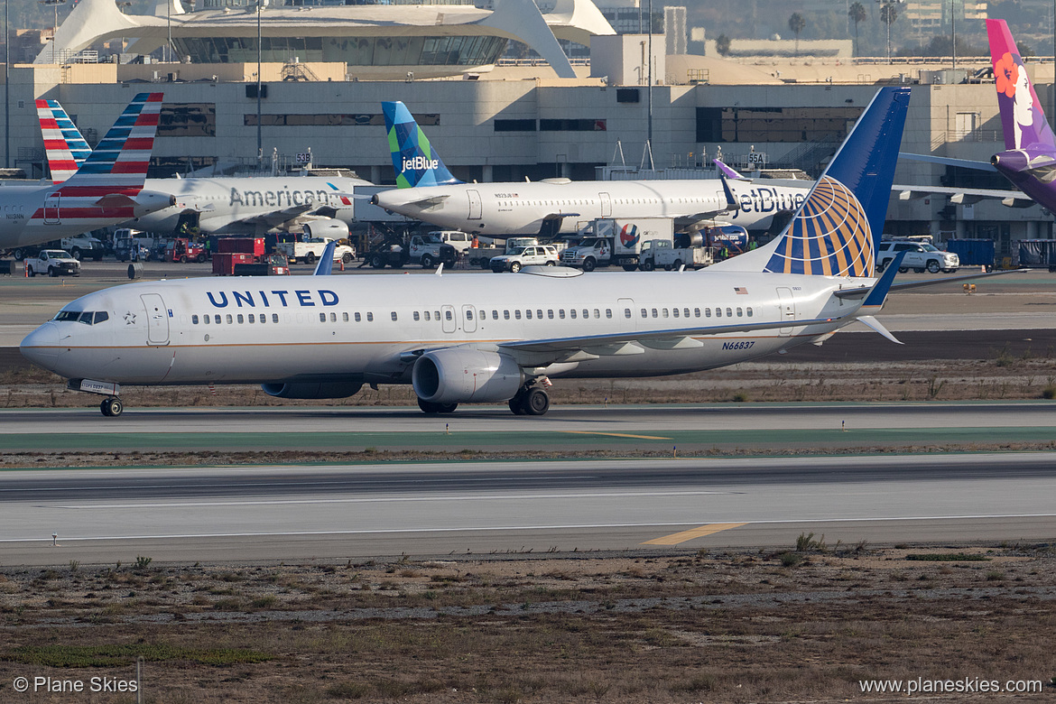 United Airlines Boeing 737-900ER N66837 at Los Angeles International Airport (KLAX/LAX) United Airlines Boeing 737-900ER N66837 at Los Angeles International Airport (KLAX/LAX)