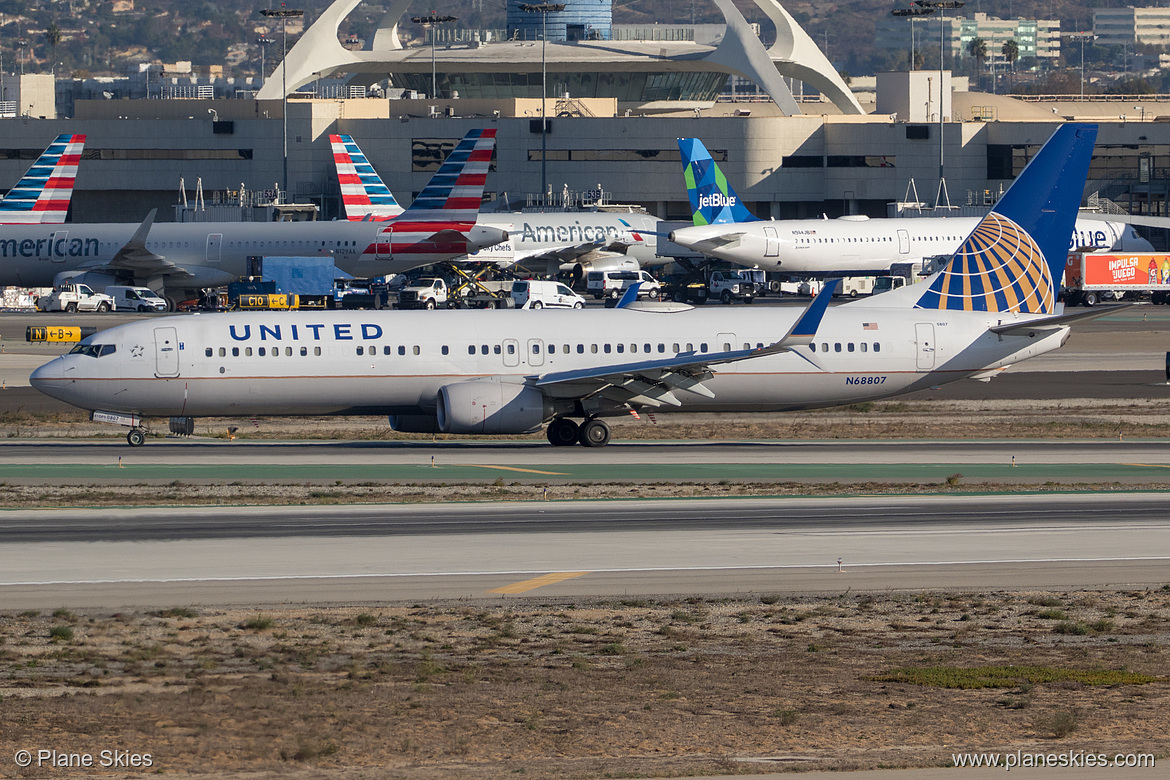 United Airlines Boeing 737-900ER N68807 at Los Angeles International Airport (KLAX/LAX) United Airlines Boeing 737-900ER N68807 at Los Angeles International Airport (KLAX/LAX)