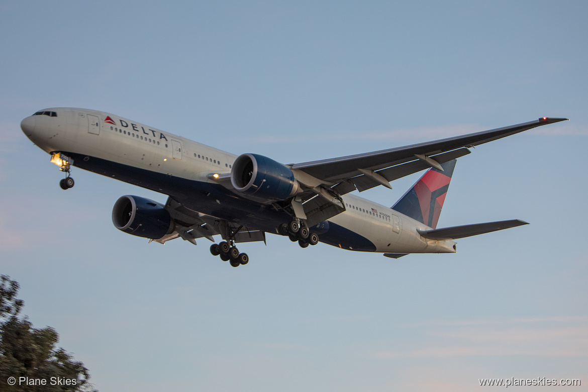 Delta Air Lines Boeing 777-200LR N705DN at Los Angeles International Airport (KLAX/LAX) Delta Air Lines Boeing 777-200LR N705DN at Los Angeles International Airport (KLAX/LAX)