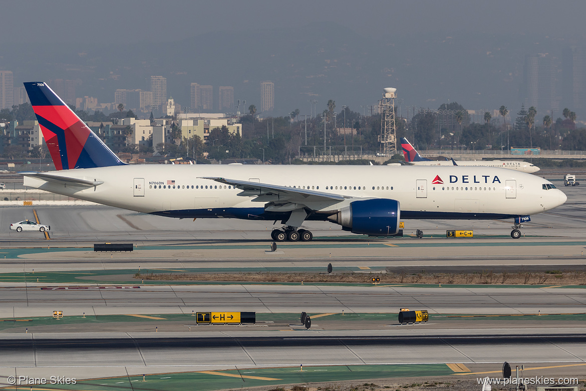Delta Air Lines Boeing 777-200LR N706DN at Los Angeles International Airport (KLAX/LAX)