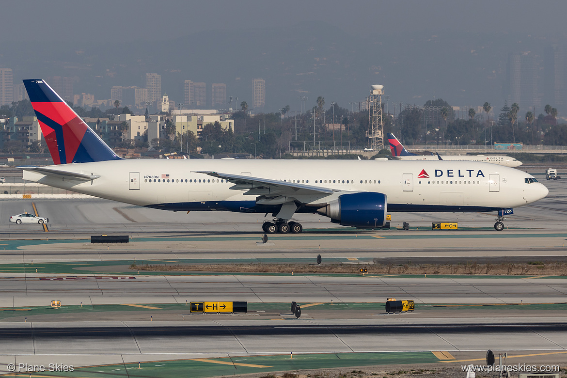 Delta Air Lines Boeing 777-200LR N706DN at Los Angeles International Airport (KLAX/LAX) Delta Air Lines Boeing 777-200LR N706DN at Los Angeles International Airport (KLAX/LAX)