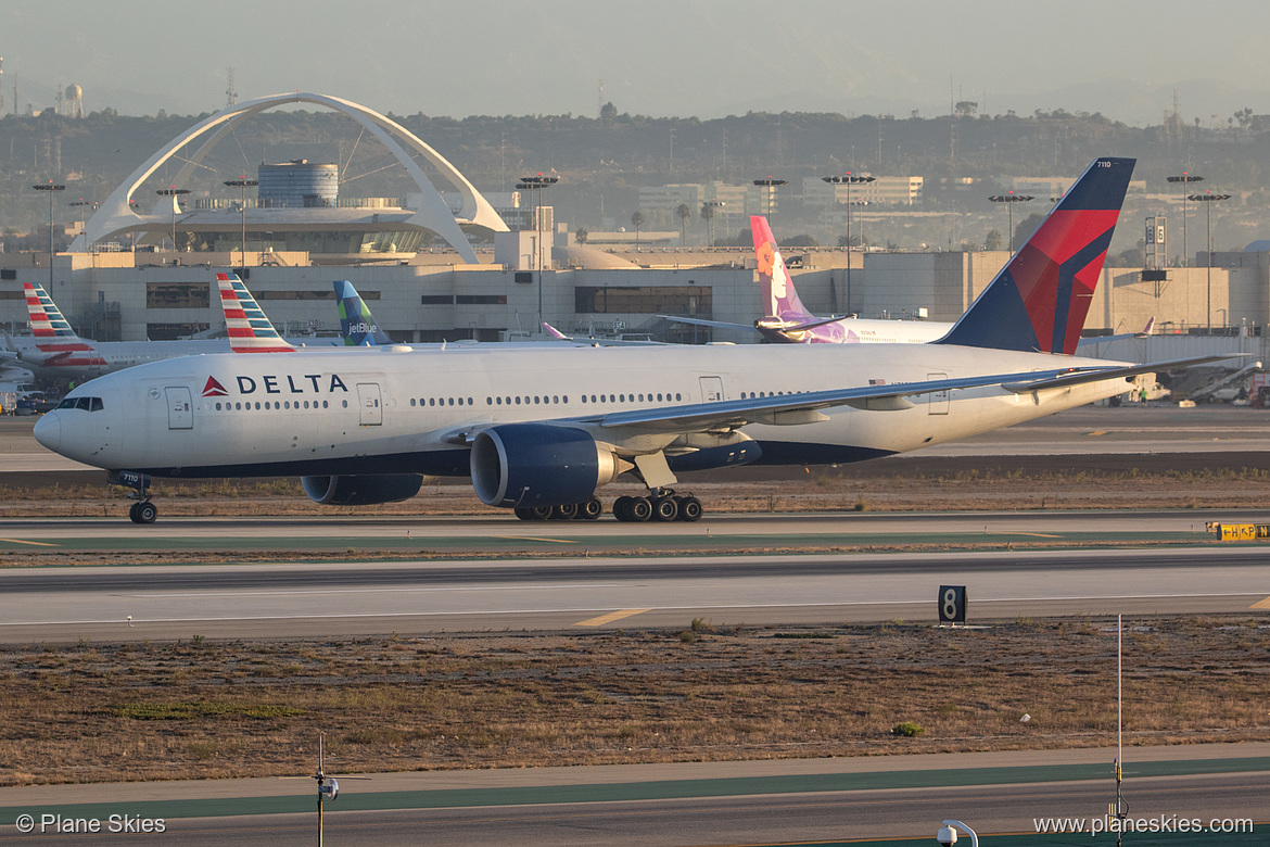 Delta Air Lines Boeing 777-200LR N710DN at Los Angeles International Airport (KLAX/LAX) Delta Air Lines Boeing 777-200LR N710DN at Los Angeles International Airport (KLAX/LAX)