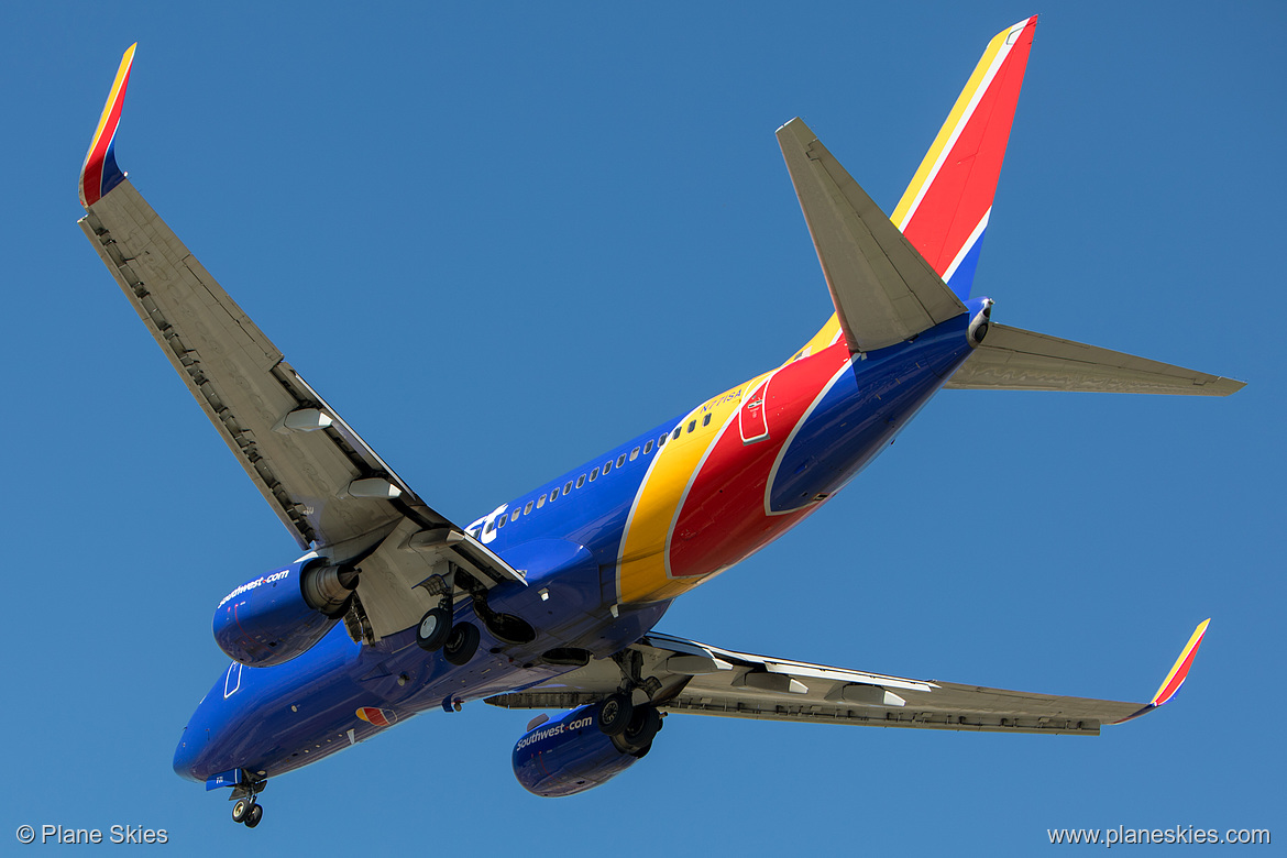 Southwest Airlines Boeing 737-700 N771SA at Los Angeles International Airport (KLAX/LAX)