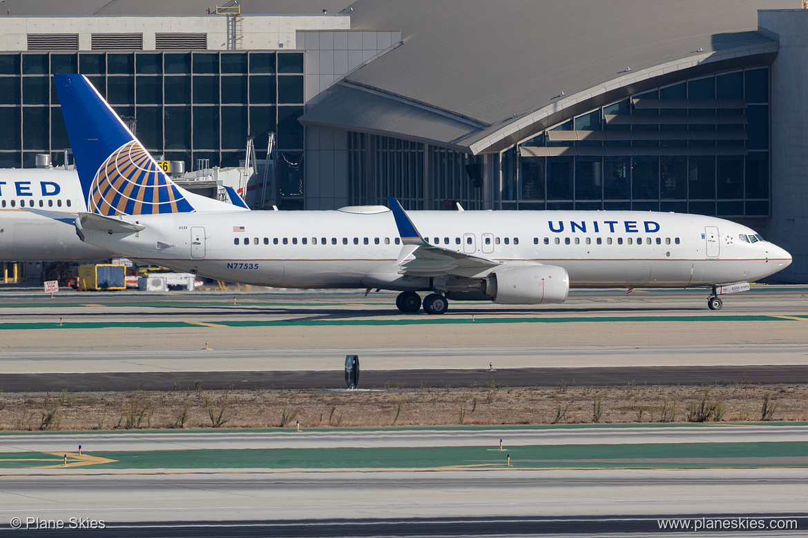 United Airlines Boeing 737-800 N77535 at Los Angeles International Airport (KLAX/LAX) United Airlines Boeing 737-800 N77535 at Los Angeles International Airport (KLAX/LAX)