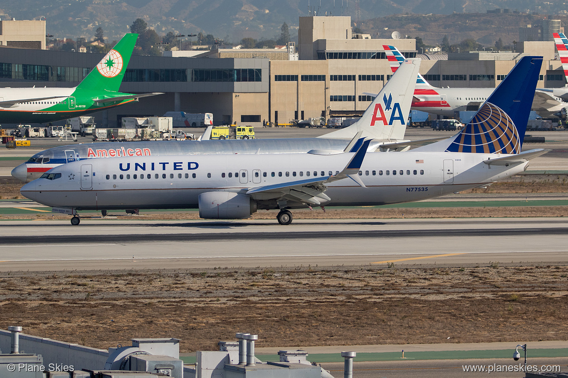 United Airlines Boeing 737-800 N77535 at Los Angeles International Airport (KLAX/LAX) United Airlines Boeing 737-800 N77535 at Los Angeles International Airport (KLAX/LAX)