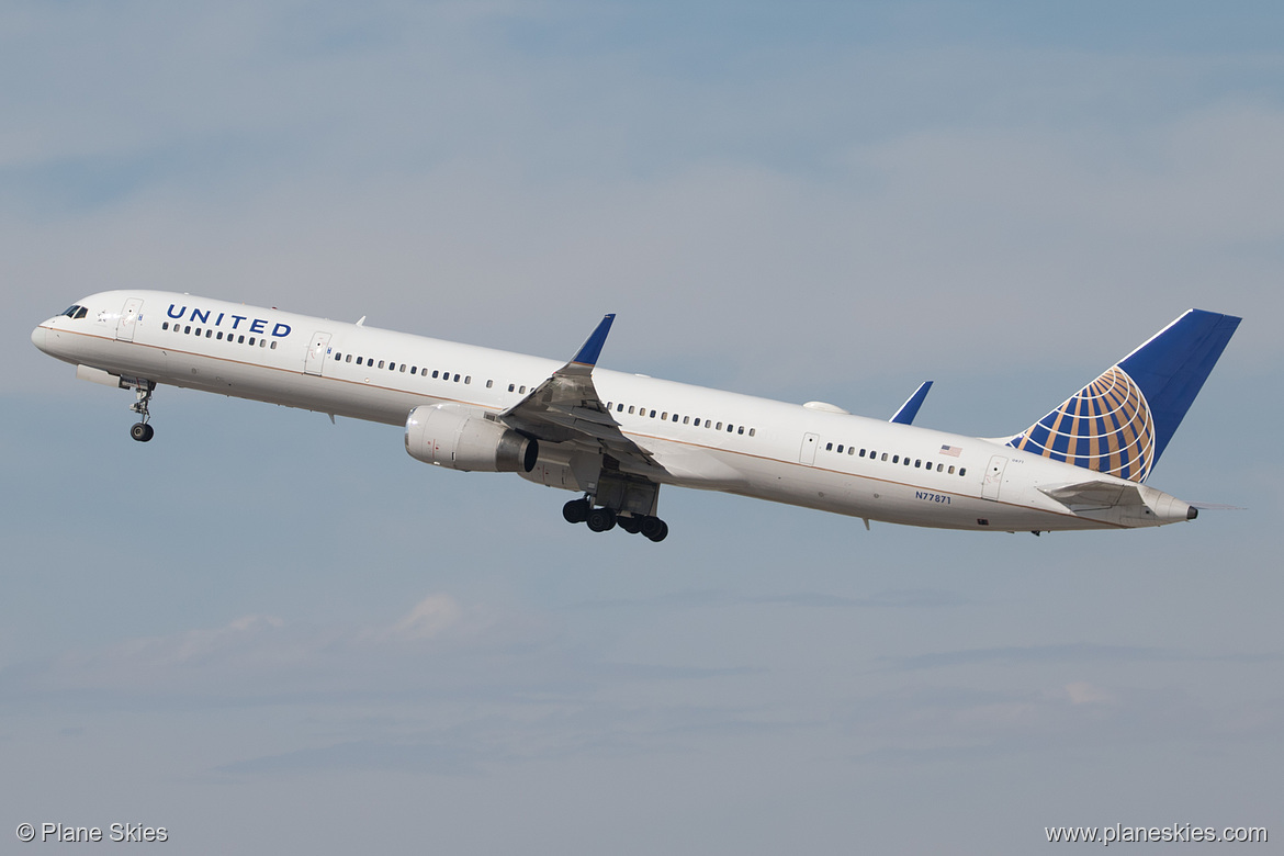 United Airlines Boeing 757-300 N77871 at Los Angeles International Airport (KLAX/LAX)