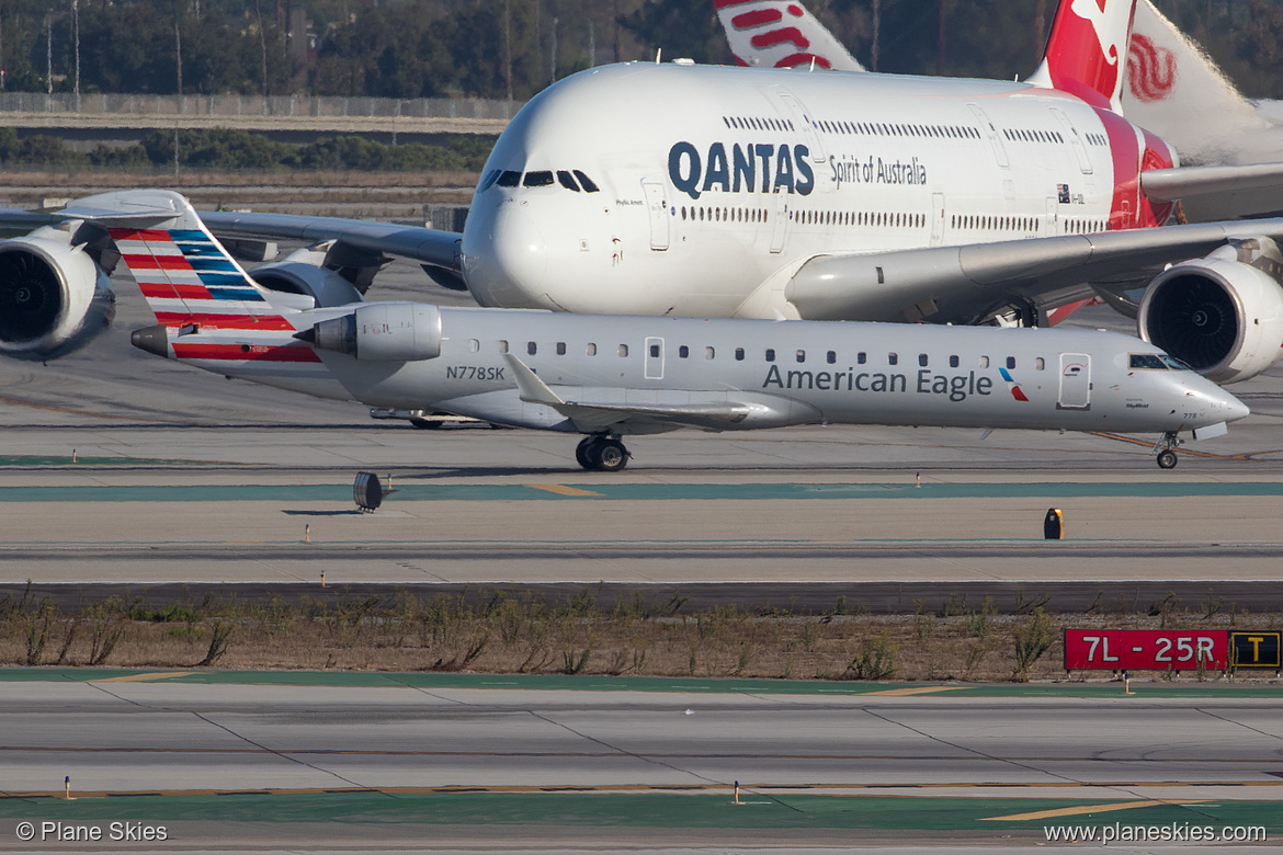 SkyWest Airlines Canadair CRJ-700 N778SK at Los Angeles International Airport (KLAX/LAX)