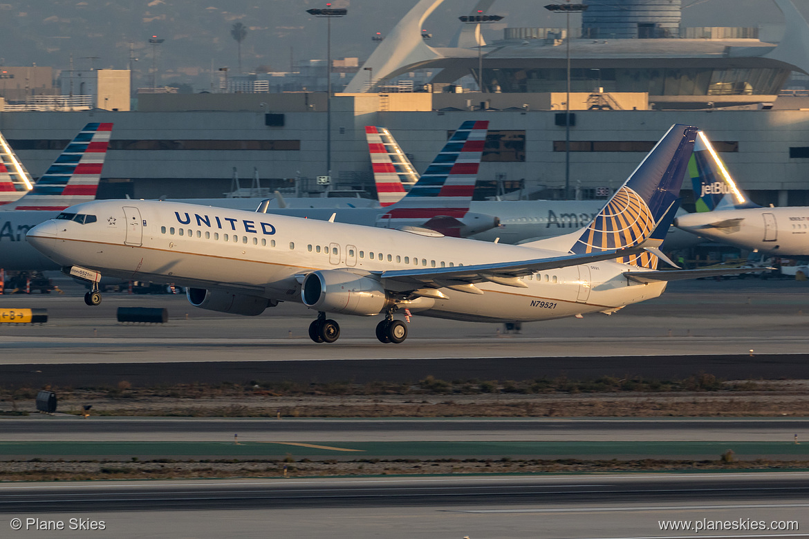 United Airlines Boeing 737-800 N79521 at Los Angeles International Airport (KLAX/LAX)