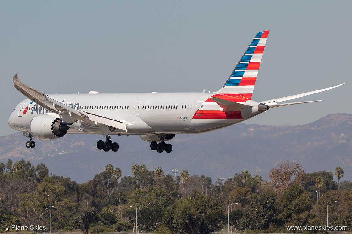 American Airlines Boeing 787-9 N825AA at Los Angeles International Airport (KLAX/LAX)