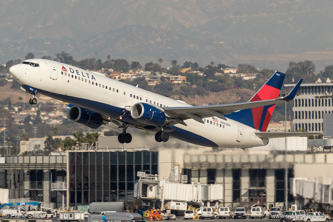 Delta Air Lines Boeing 737-900ER N829DN at Los Angeles International Airport (KLAX/LAX) Delta Air Lines Boeing 737-900ER N829DN at Los Angeles International Airport (KLAX/LAX)