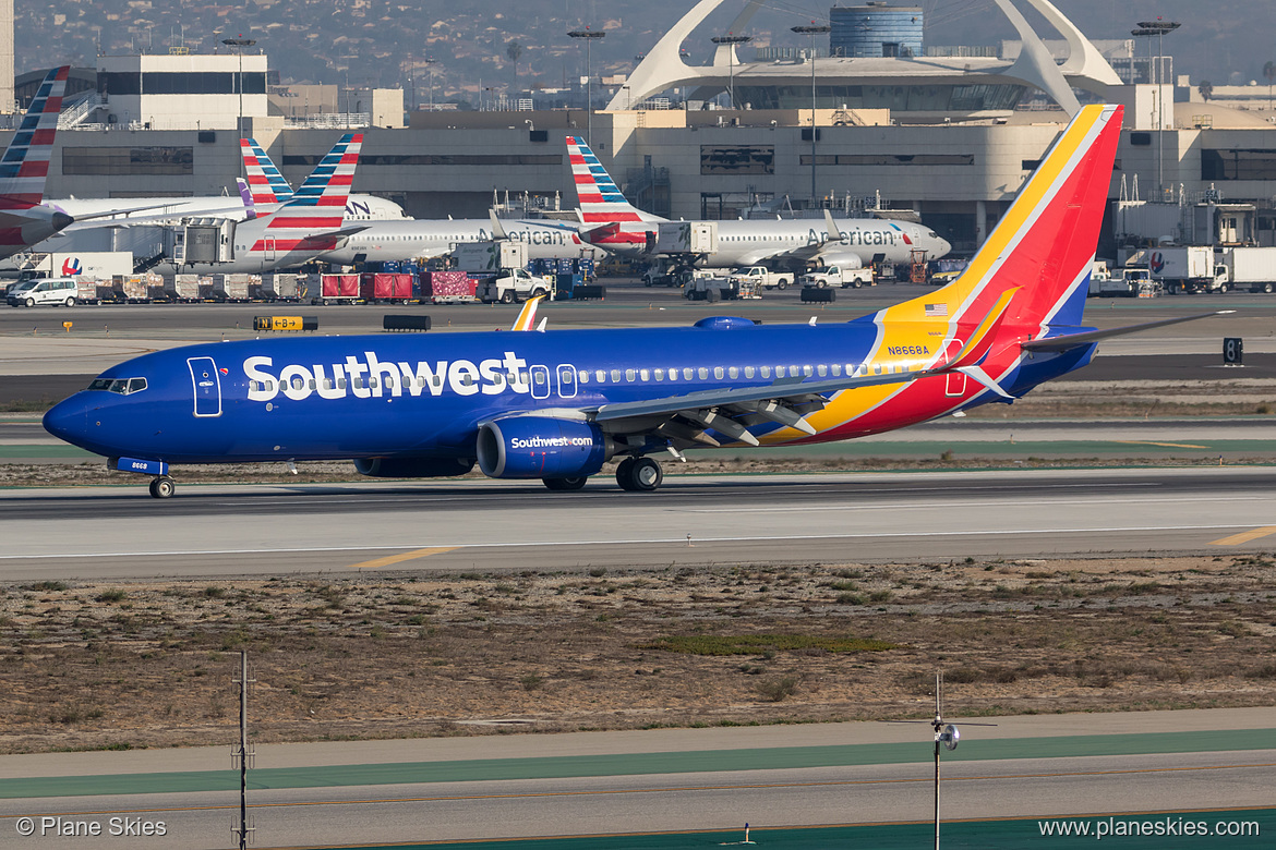 Southwest Airlines Boeing 737-800 N8668A at Los Angeles International Airport (KLAX/LAX)