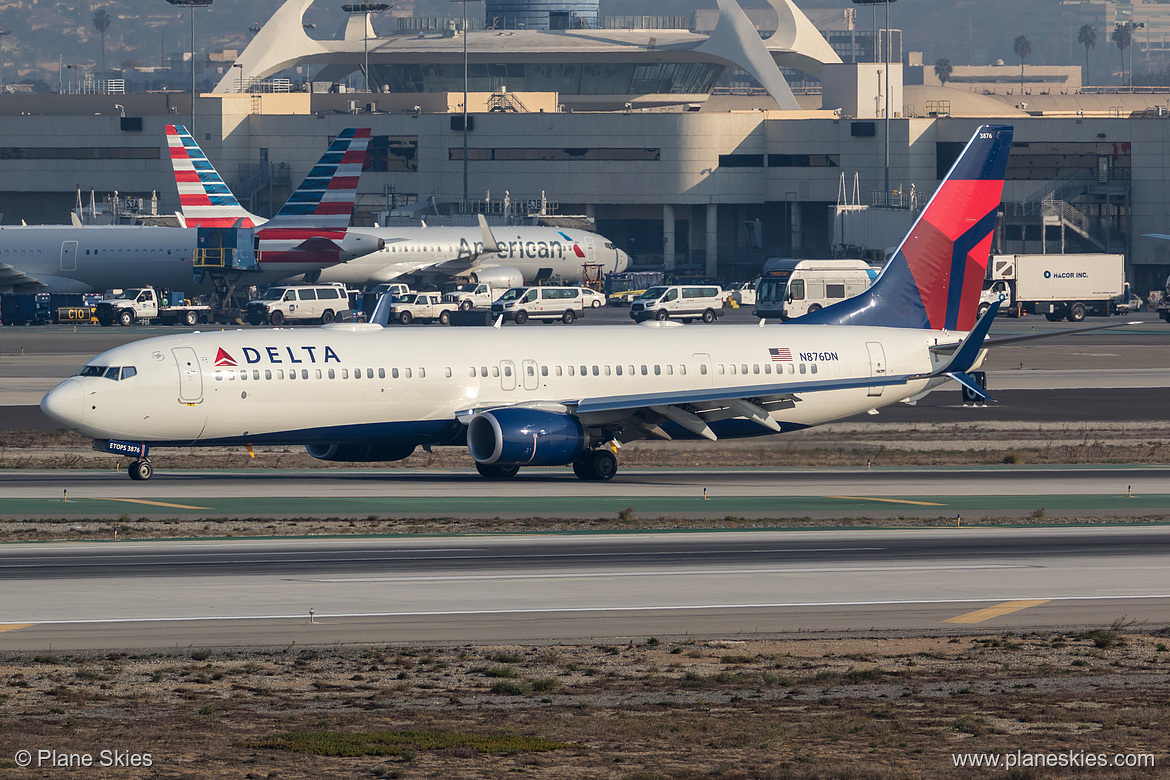 Delta Air Lines Boeing 737-900ER N876DN at Los Angeles International Airport (KLAX/LAX) Delta Air Lines Boeing 737-900ER N876DN at Los Angeles International Airport (KLAX/LAX)
