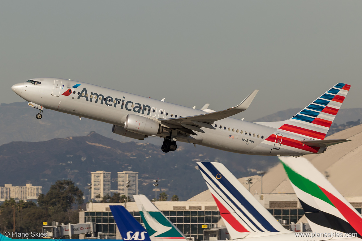 American Airlines Boeing 737-800 N951NN at Los Angeles International Airport (KLAX/LAX) American Airlines Boeing 737-800 N951NN at Los Angeles International Airport (KLAX/LAX)