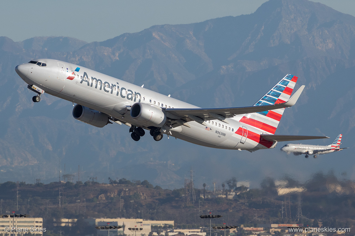 American Airlines Boeing 737-800 N963NN at Los Angeles International Airport (KLAX/LAX) American Airlines Boeing 737-800 N963NN at Los Angeles International Airport (KLAX/LAX)