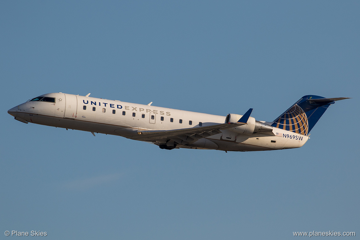 SkyWest Airlines Canadair CRJ-200 N969SW at Los Angeles International Airport (KLAX/LAX)