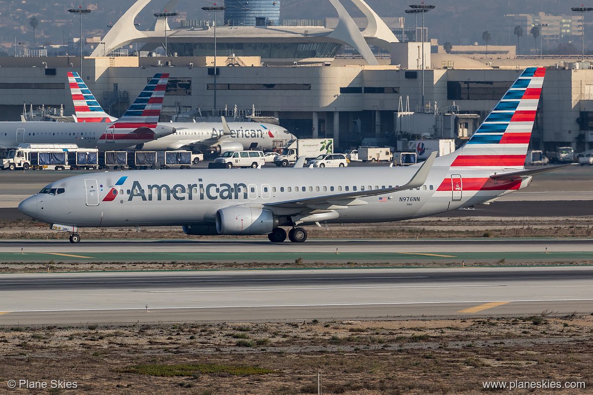 American Airlines Boeing 737-800 N976NN at Los Angeles International Airport (KLAX/LAX) American Airlines Boeing 737-800 N976NN at Los Angeles International Airport (KLAX/LAX)