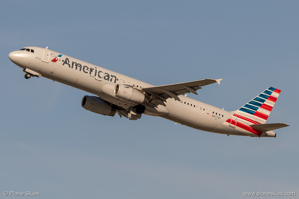 American Airlines Airbus A321-200 N977UY at Los Angeles International Airport (KLAX/LAX) American Airlines Airbus A321-200 N977UY at Los Angeles International Airport (KLAX/LAX)