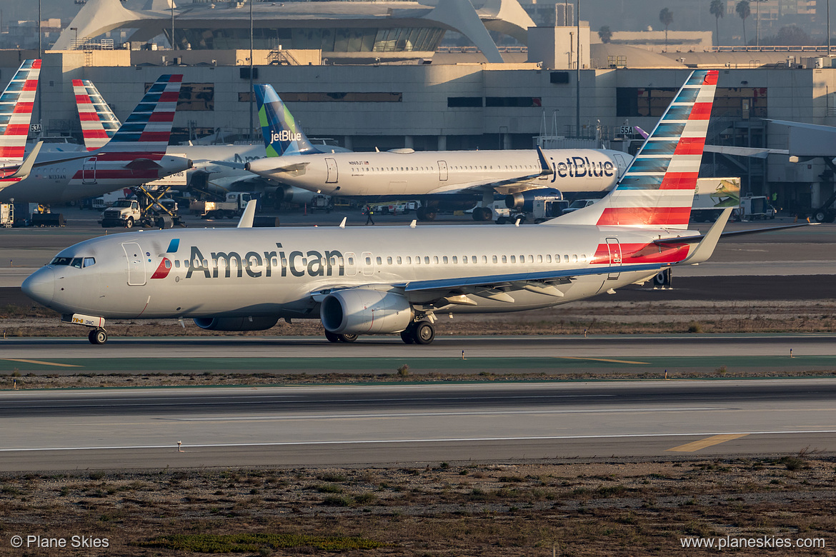 American Airlines Boeing 737-800 N983NN at Los Angeles International Airport (KLAX/LAX)