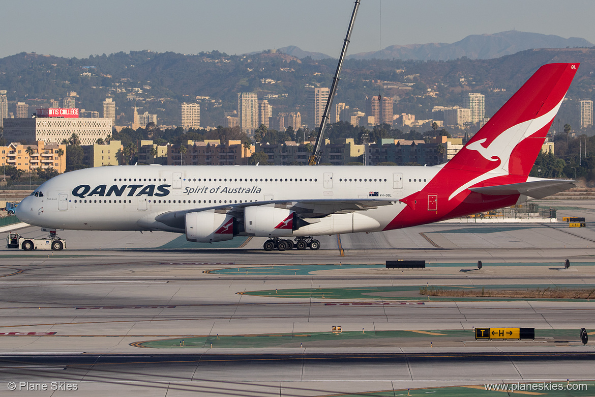Qantas Airbus A380-800 VH-OQL at Los Angeles International Airport (KLAX/LAX) Qantas Airbus A380-800 VH-OQL at Los Angeles International Airport (KLAX/LAX)