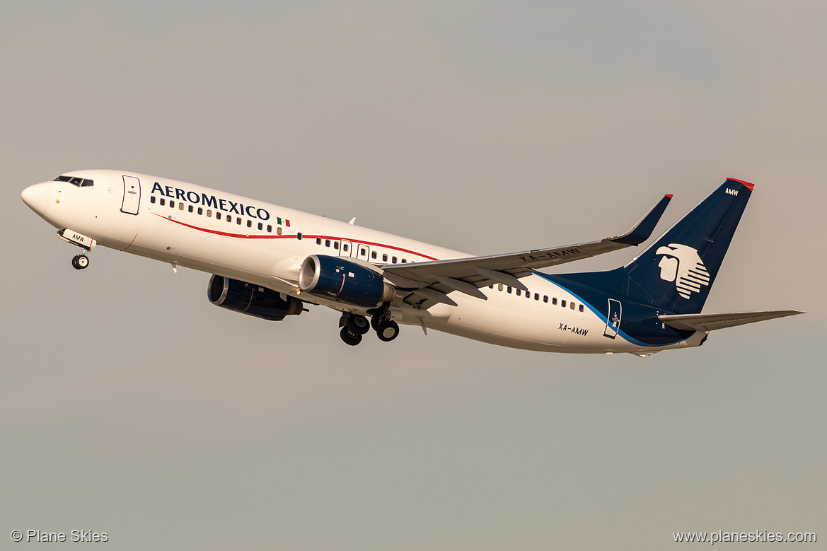 Aeroméxico Boeing 737-800 XA-AMW at Los Angeles International Airport (KLAX/LAX)