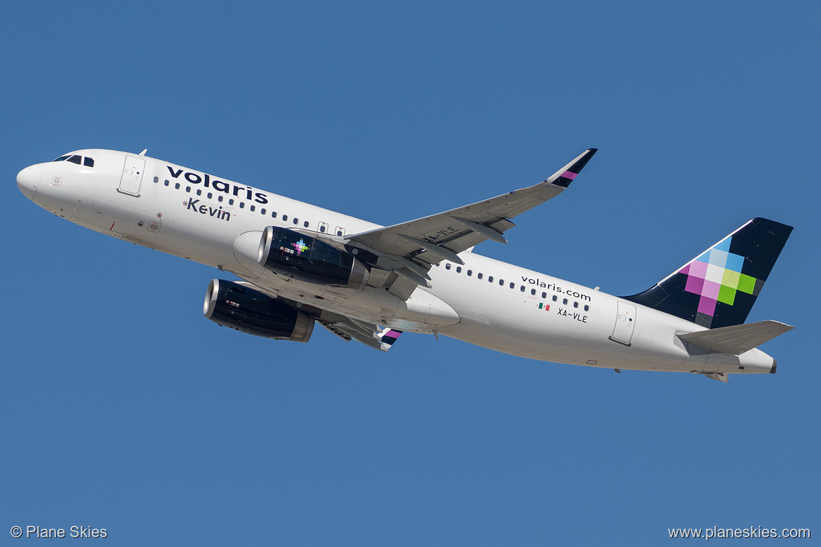 Volaris Airbus A320-200 XA-VLE at Los Angeles International Airport (KLAX/LAX)