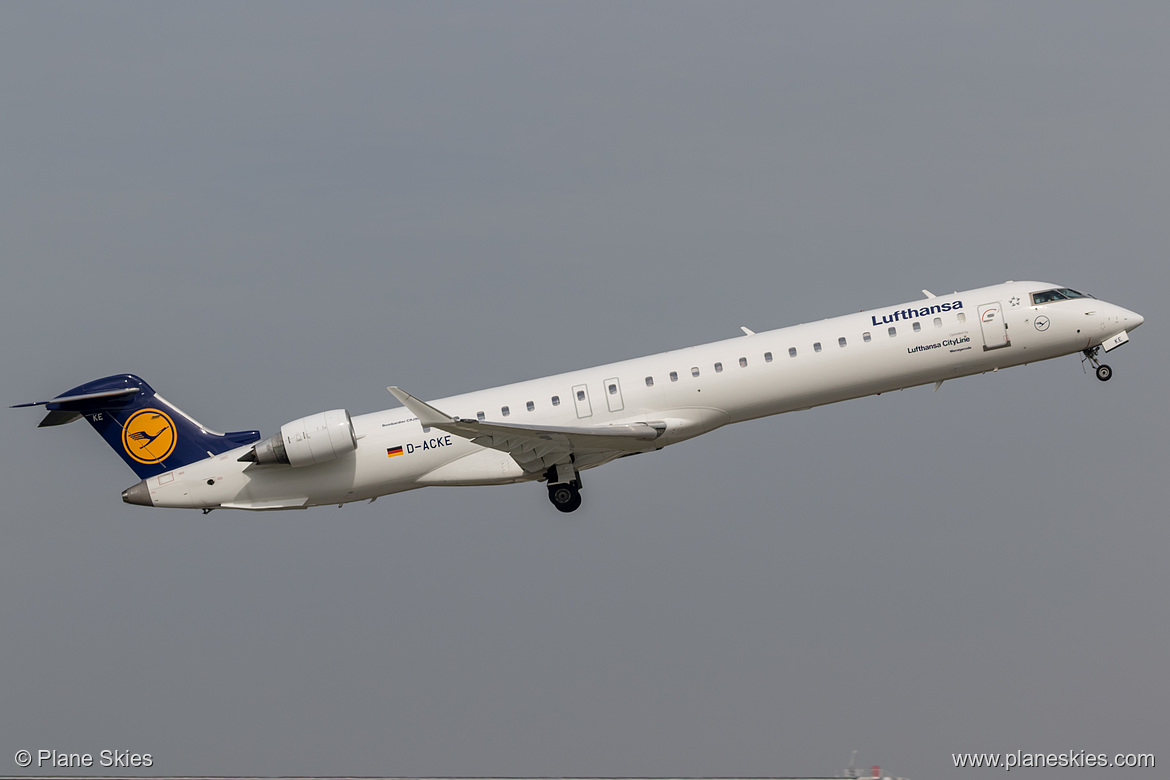 Lufthansa CityLine Canadair CRJ-900 D-ACKE at Munich International Airport (EDDM/MUC) Lufthansa CityLine Canadair CRJ-900 D-ACKE at Munich International Airport (EDDM/MUC)