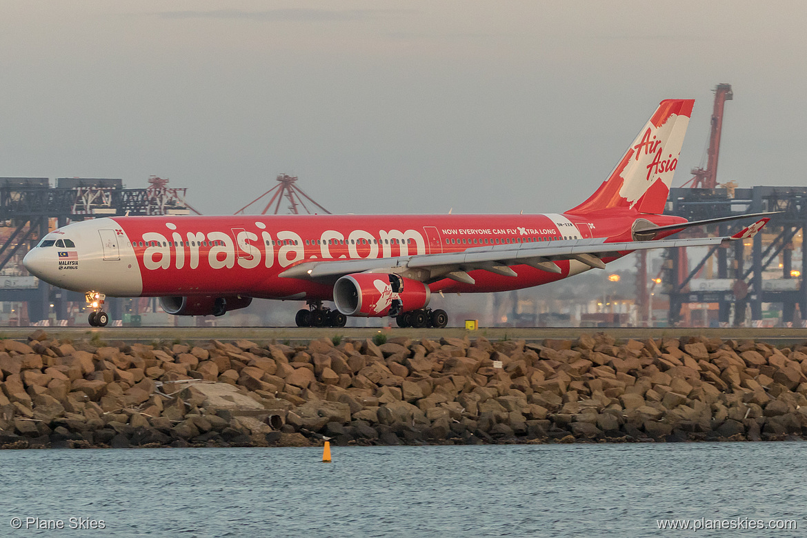 AirAsia X Airbus A330-300 9M-XXW at Sydney Kingsford Smith International Airport (YSSY/SYD)
