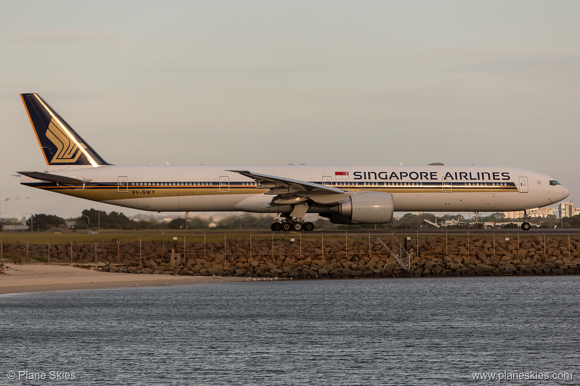 Singapore Airlines Boeing 777-300ER 9V-SWY at Sydney Kingsford Smith International Airport (YSSY/SYD) Singapore Airlines Boeing 777-300ER 9V-SWY at Sydney Kingsford Smith International Airport (YSSY/SYD)