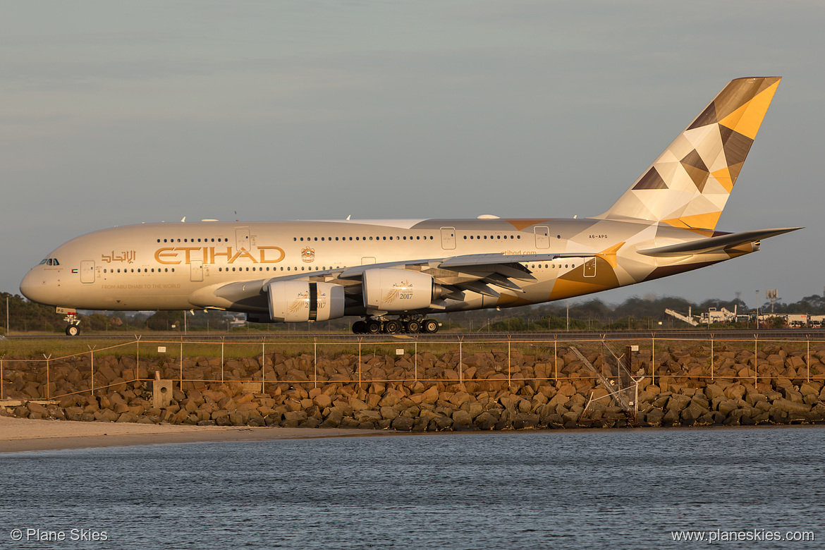 Etihad Airways Airbus A380-800 A6-APG at Sydney Kingsford Smith International Airport (YSSY/SYD) Etihad Airways Airbus A380-800 A6-APG at Sydney Kingsford Smith International Airport (YSSY/SYD)