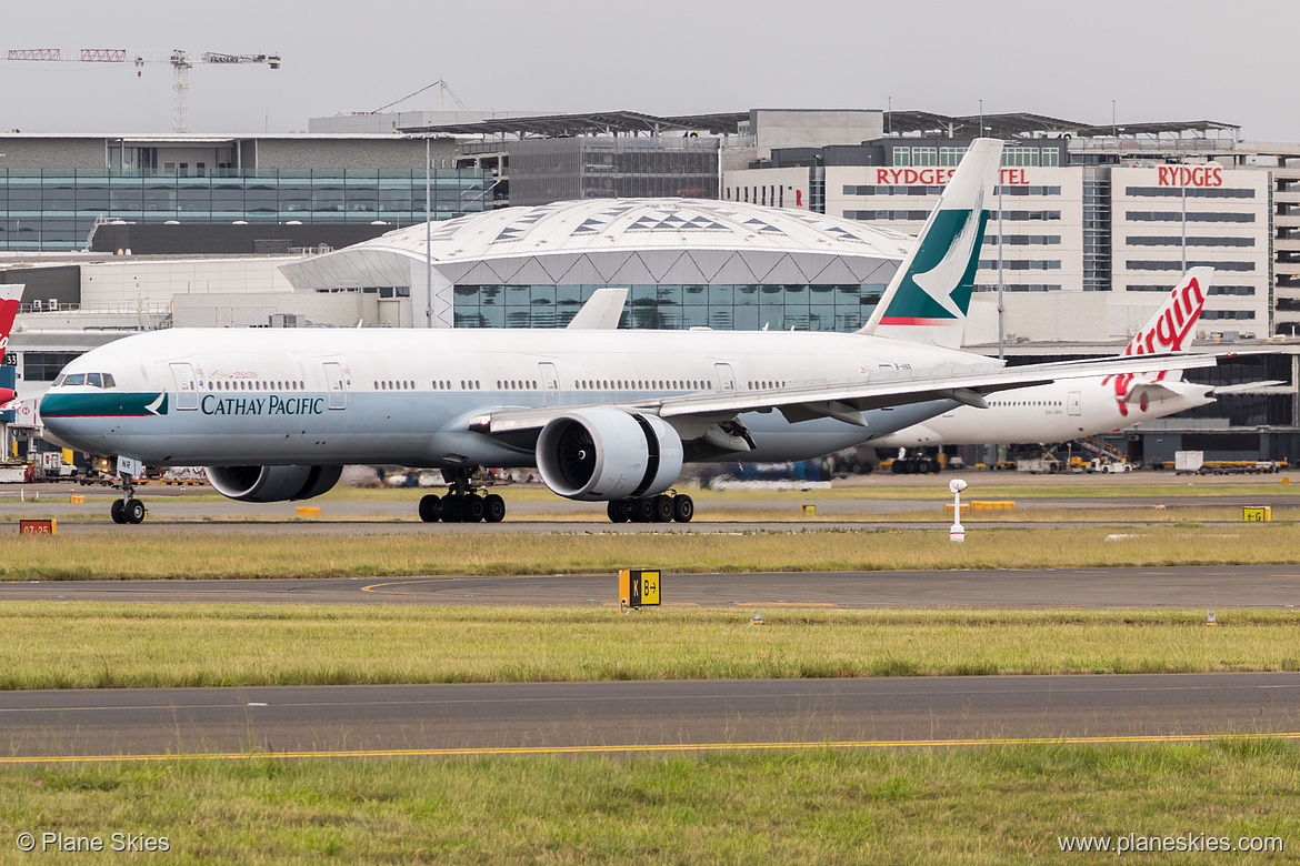 Cathay Pacific Boeing 777-300ER B-HNR at Sydney Kingsford Smith International Airport (YSSY/SYD) Cathay Pacific Boeing 777-300ER B-HNR at Sydney Kingsford Smith International Airport (YSSY/SYD)