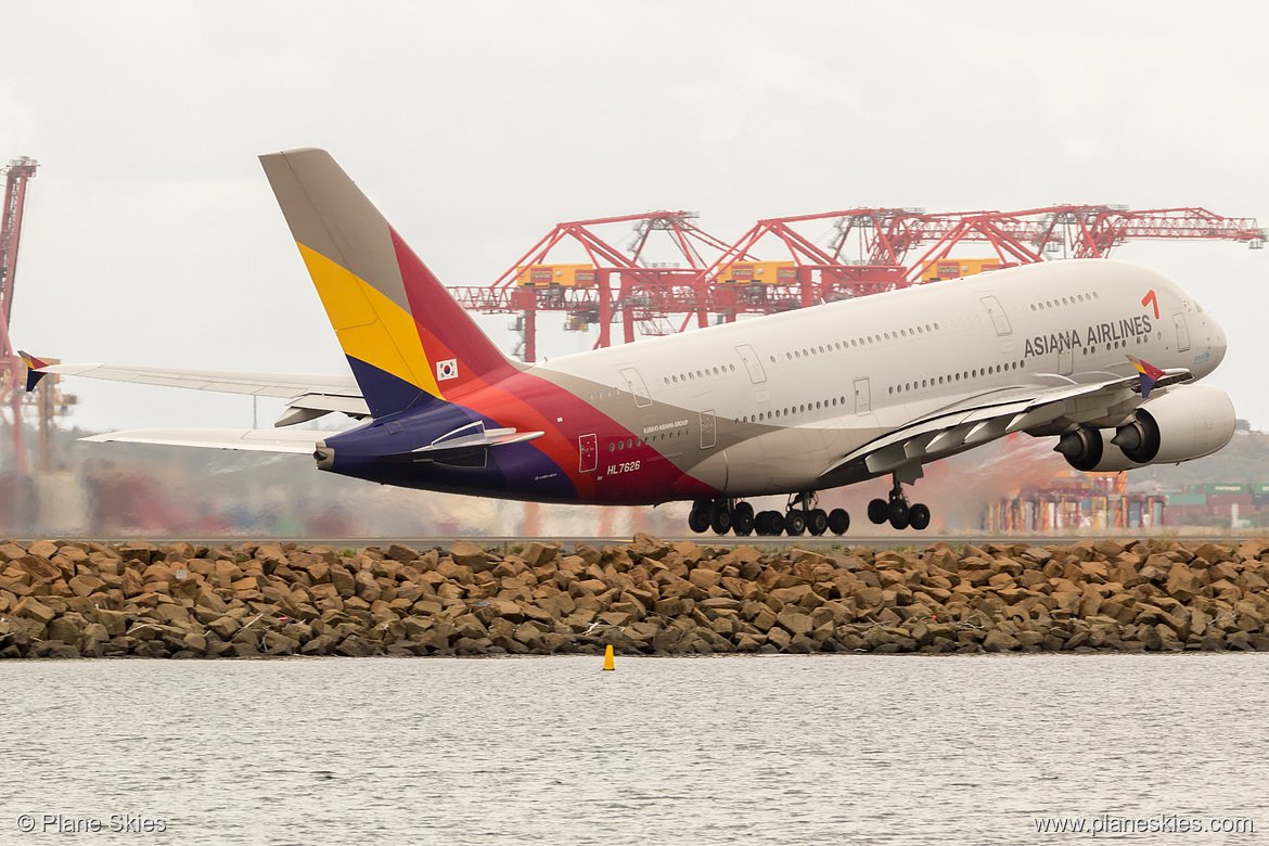 Asiana Airlines Airbus A380-800 HL7626 at Sydney Kingsford Smith International Airport (YSSY/SYD) Asiana Airlines Airbus A380-800 HL7626 at Sydney Kingsford Smith International Airport (YSSY/SYD)