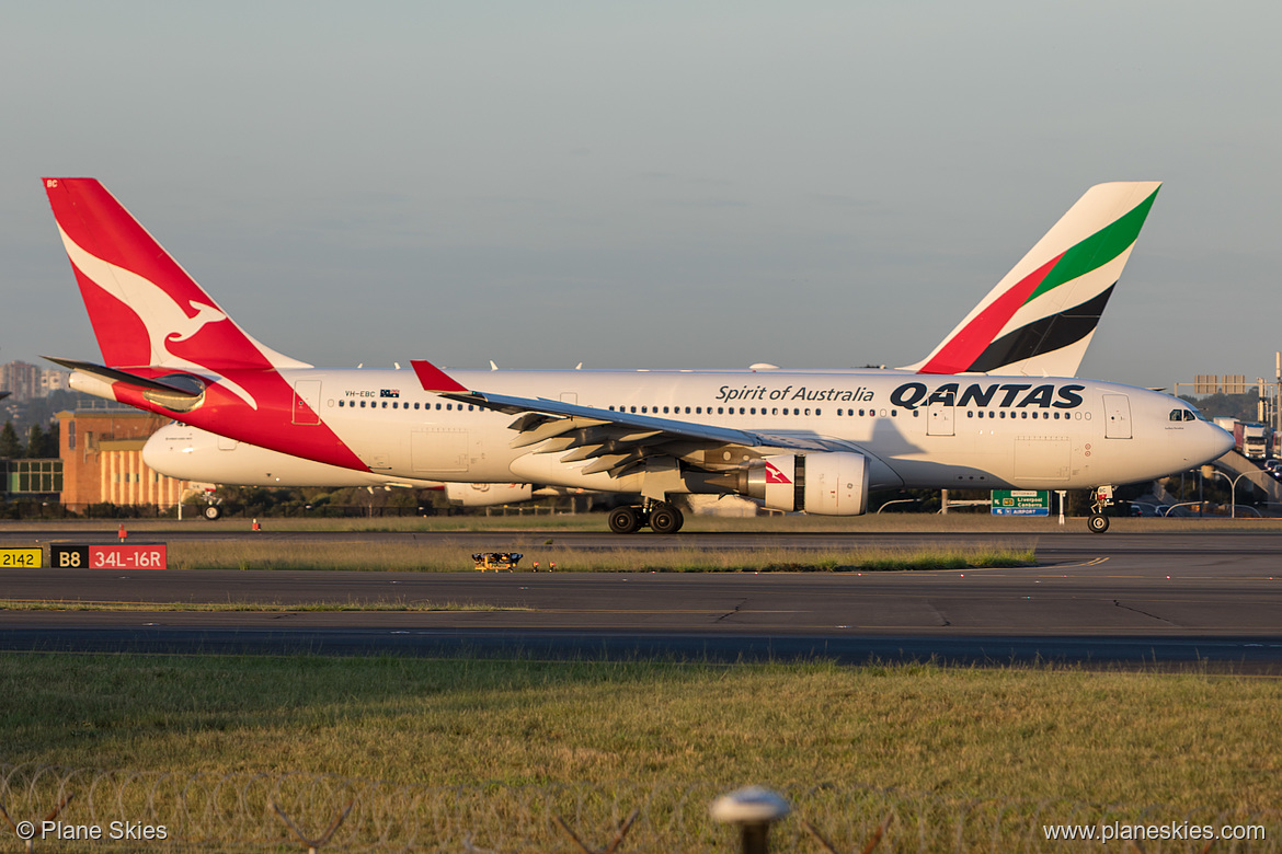 Qantas Airbus A330-200 VH-EBC at Sydney Kingsford Smith International Airport (YSSY/SYD)