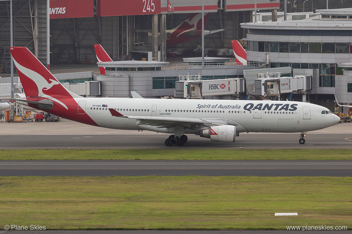 Qantas Airbus A330-200 VH-EBN at Sydney Kingsford Smith International Airport (YSSY/SYD)