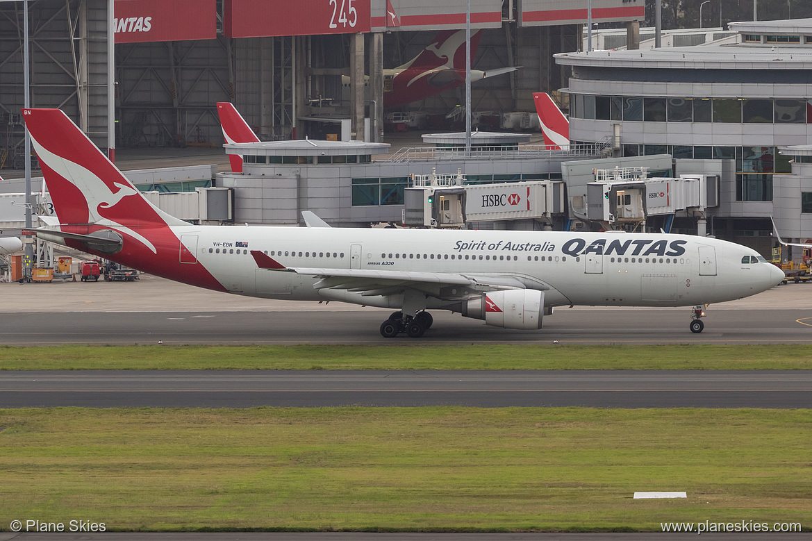 Qantas Airbus A330-200 VH-EBN at Sydney Kingsford Smith International Airport (YSSY/SYD) Qantas Airbus A330-200 VH-EBN at Sydney Kingsford Smith International Airport (YSSY/SYD)